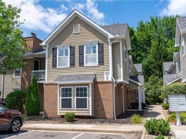3395 Lenox Village Drive, Unit 149, Fairlawn, OH 44333
