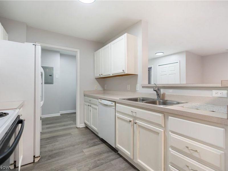 3395 Lenox Village Drive, Unit 149, Fairlawn, OH 44333 Photo 12