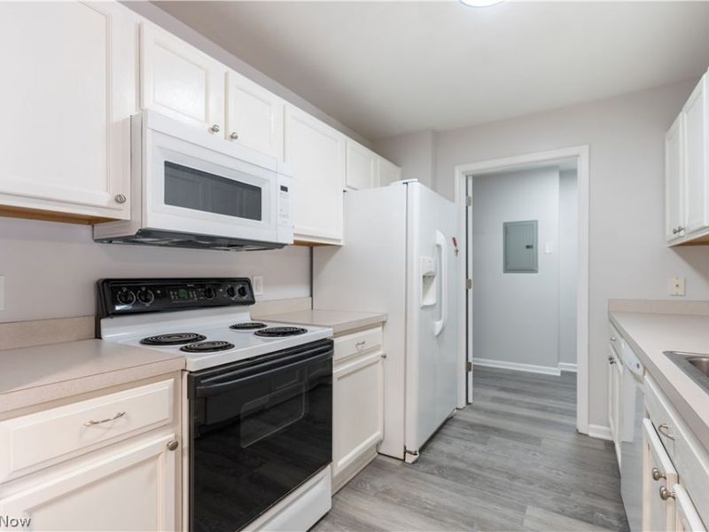 3395 Lenox Village Drive, Unit 149, Fairlawn, OH 44333 Photo 13