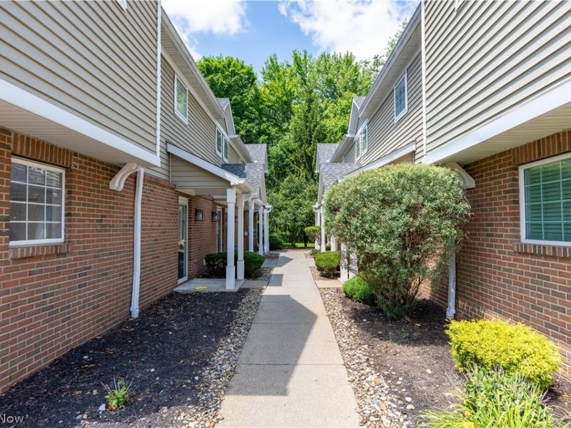 3395 Lenox Village Drive, Unit 149, Fairlawn, OH 44333 Photo 2