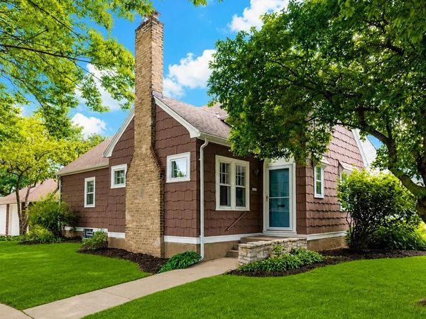 5901 N Shoreland AVENUE, Whitefish Bay, WI 53217