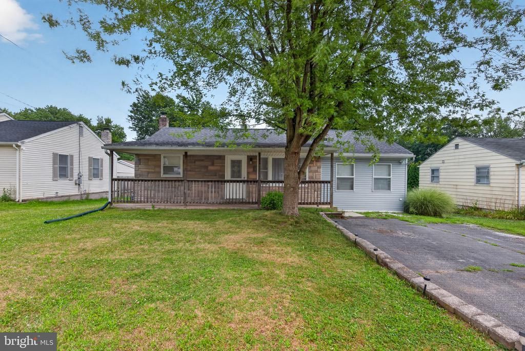 2725 Oakland Road, Dover, PA 17315 Main Photo