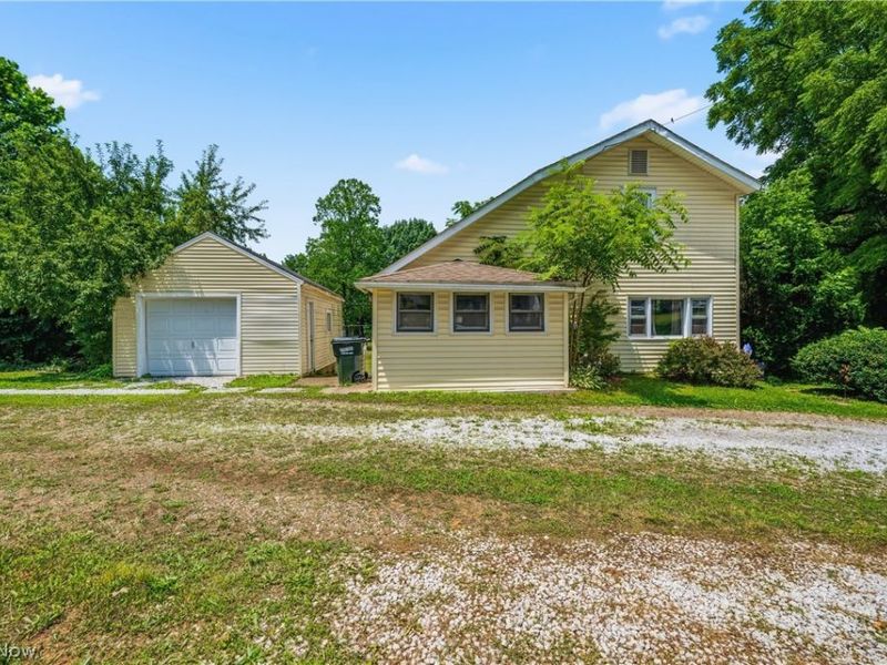 1476 Kracker Street NW, Massillon, OH 44646 Photo 3