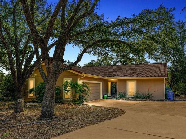 1613 Flint CT , Lakeway, TX 78734