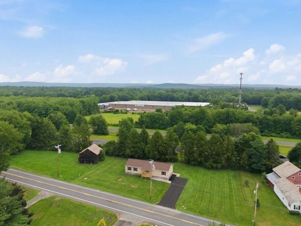 74 West St, Hatfield, MA 01088