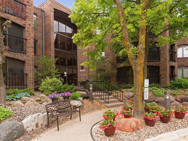 6051 Laurel Avenue, Unit 112, Golden Valley, MN 55416
