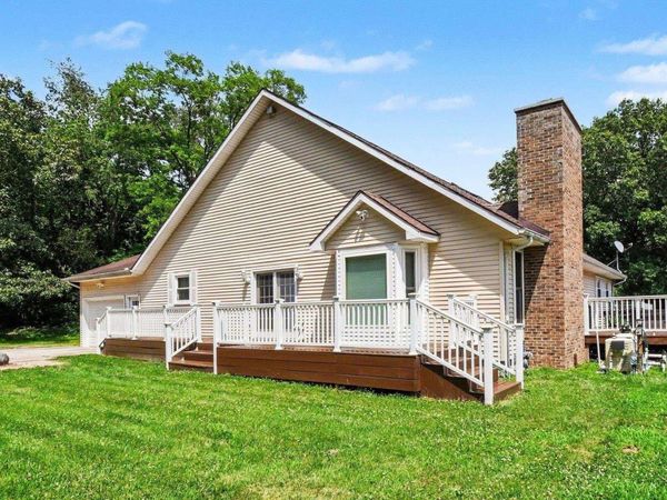 55900 Orchid Road, South Bend, IN 46619