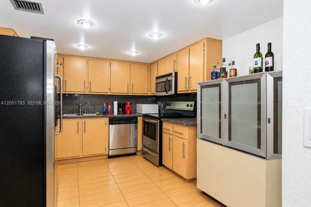 16200 Golf Club Rd , Unit 109, Weston, FL 33326 Photo