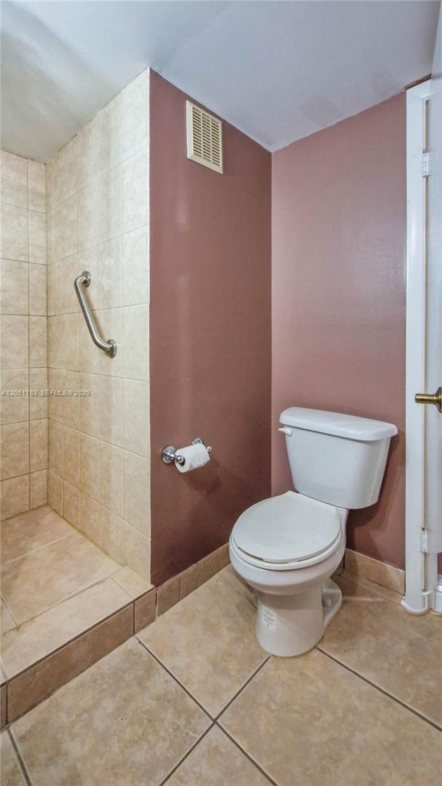 16200 Golf Club Rd , Unit 109, Weston, FL 33326 Photo