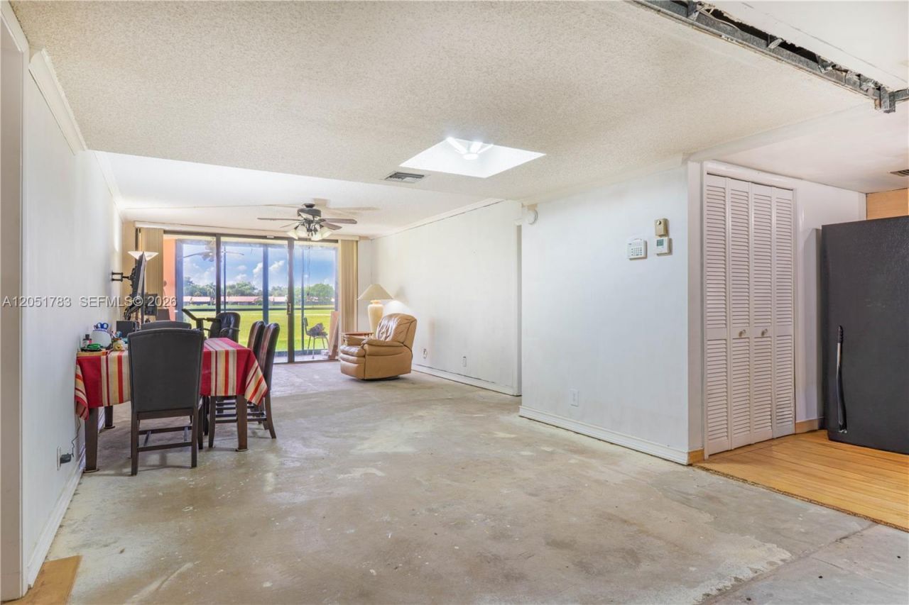 16200 Golf Club Rd , Unit 109, Weston, FL 33326 Photo