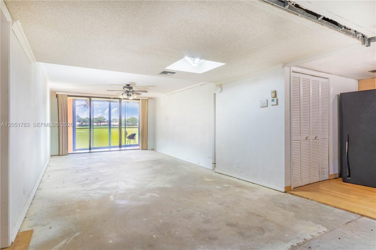 16200 Golf Club Rd , Unit 109, Weston, FL 33326 Photo