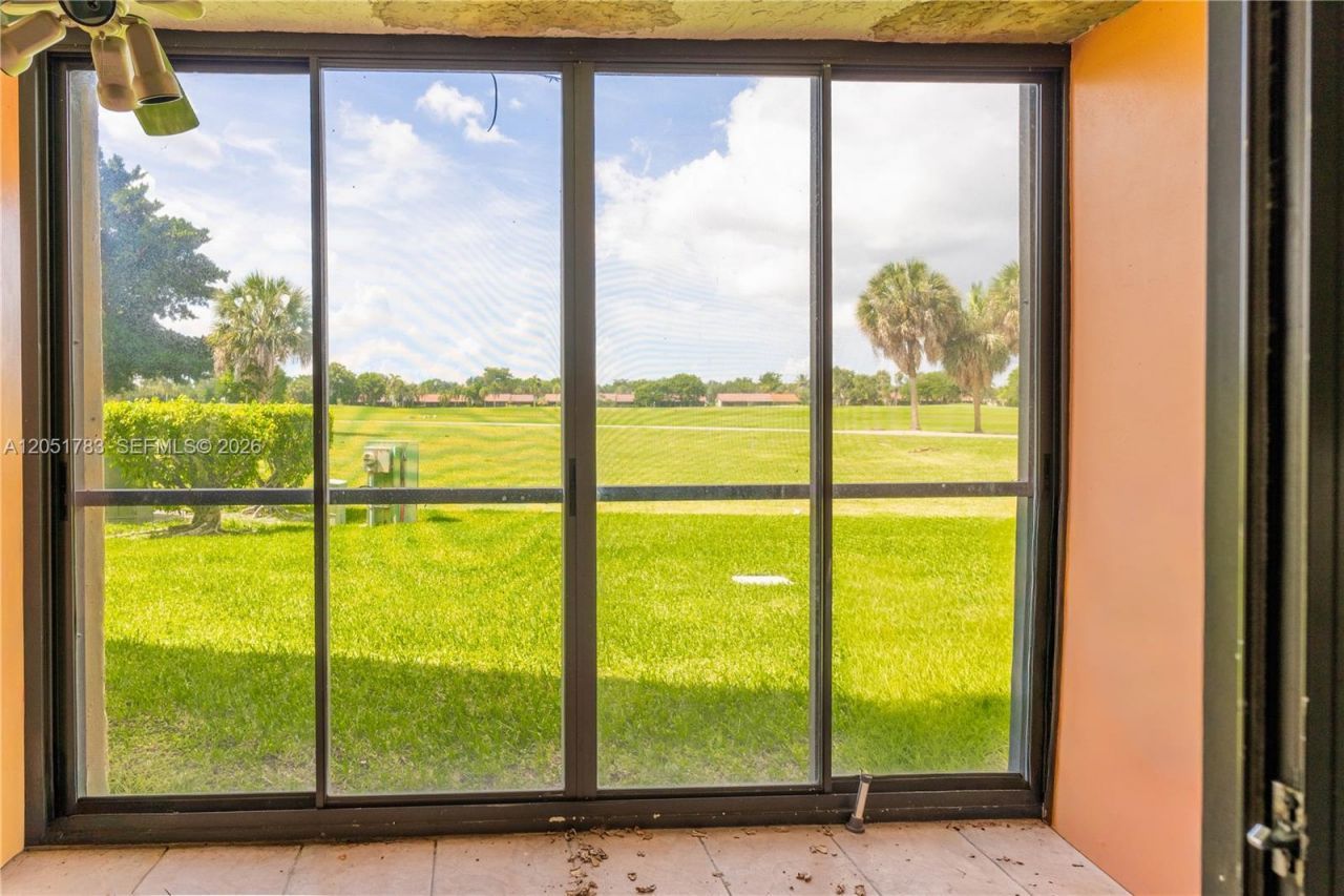 16200 Golf Club Rd , Unit 109, Weston, FL 33326 Photo