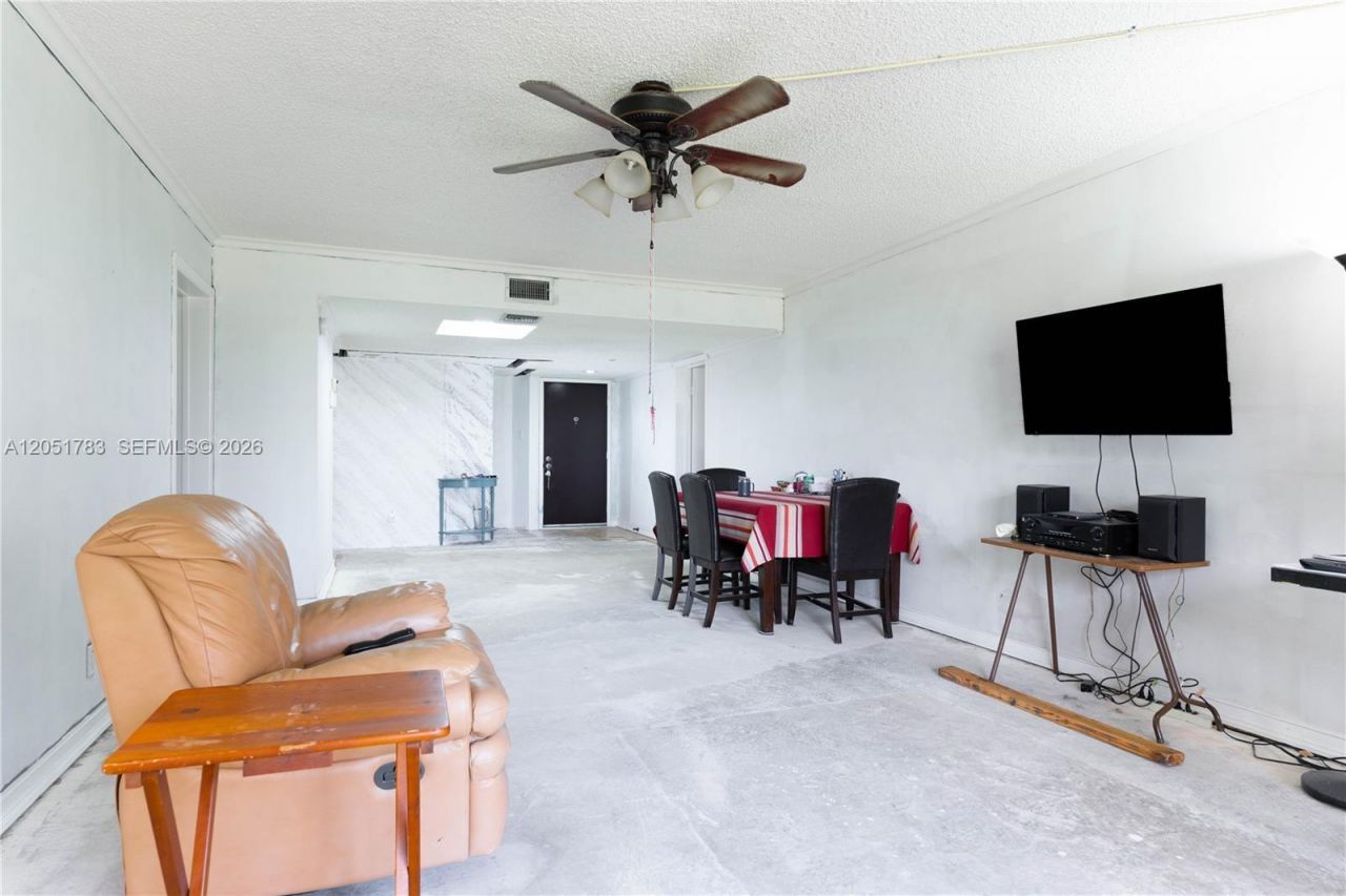 16200 Golf Club Rd , Unit 109, Weston, FL 33326 Photo