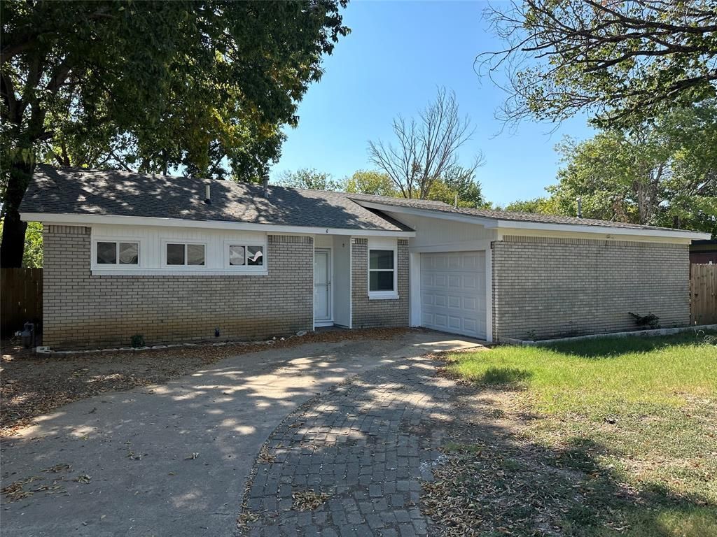 4612 Emerson Street, Fort Worth, TX 76119 Main Photo