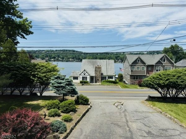 275 E Shore Trl, Sparta, NJ 07871