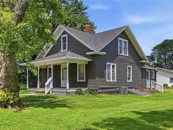 401 1st Street, Effingham, KS 66023