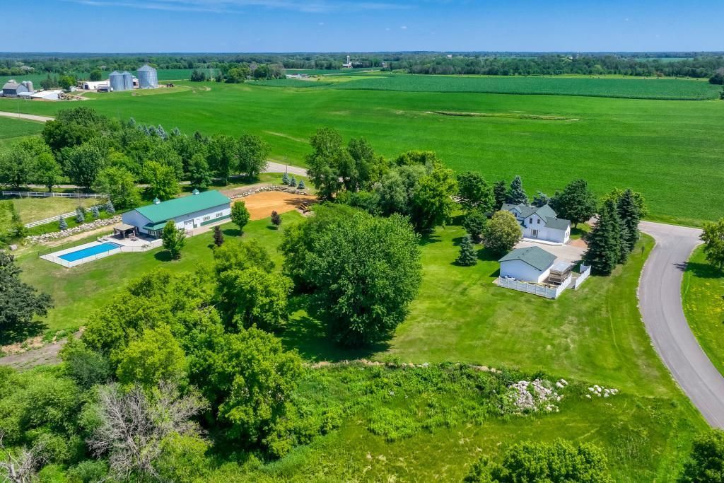9815 Pioneer Trail, Greenfield, MN 55357