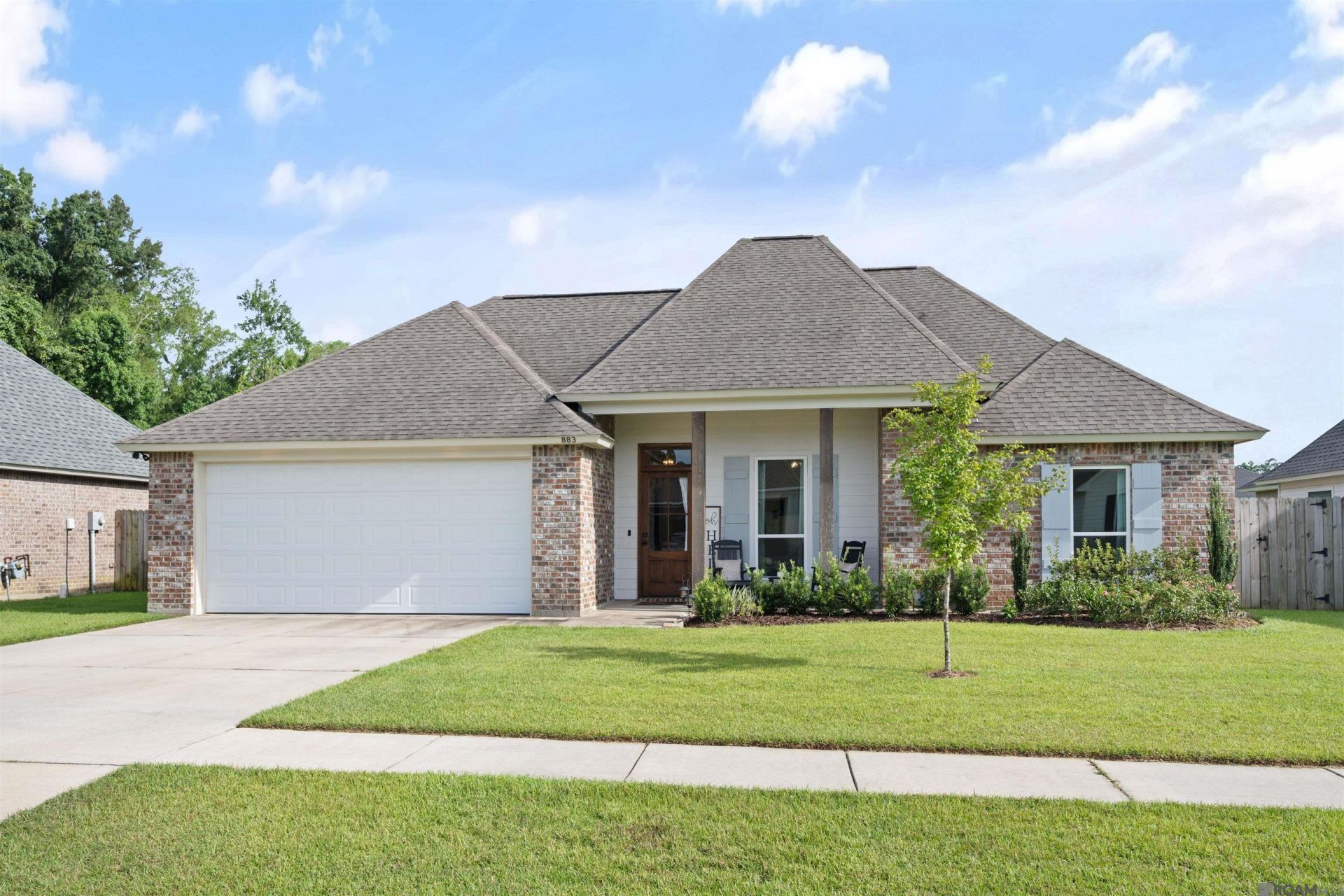 883 Piney Grounds Dr, Gonzales, LA 70737 Main Photo