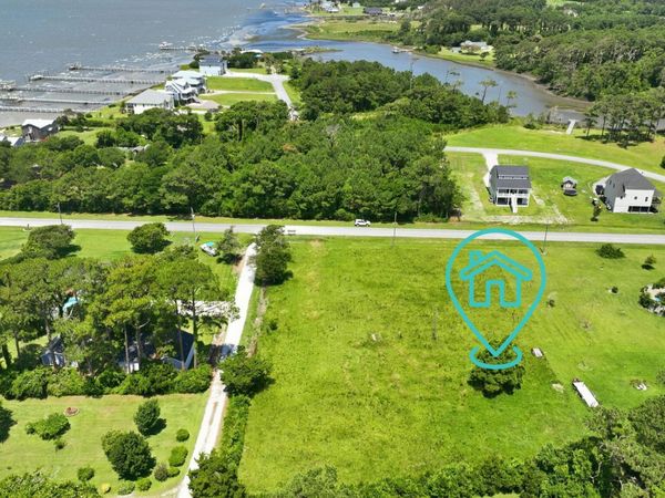 221 Ferry Dock Road , Gloucester, NC 28528