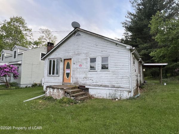 6 Snyders Lane, Mountain Top, PA 18707