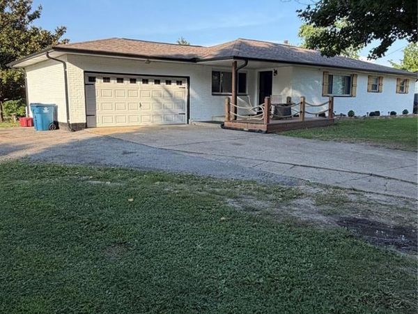 4330 Lake Drive , Granite City, IL 62040