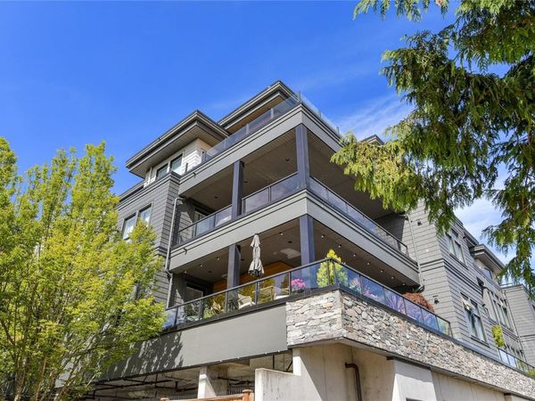 9710 Fourth St, Unit #401, Sidney, BC V8L 2Y7