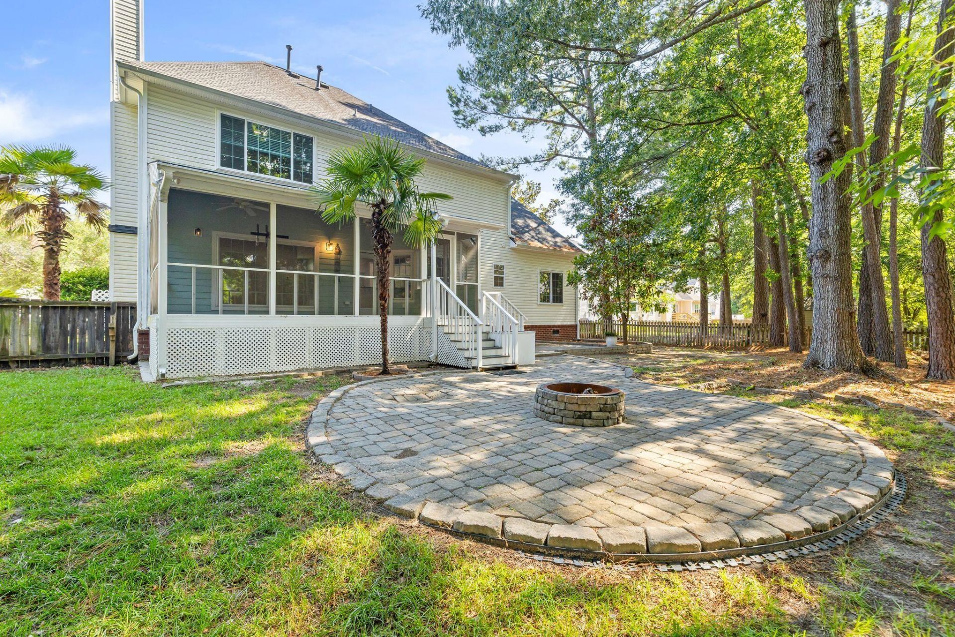 2813 Bottlebrush Court Photo 8