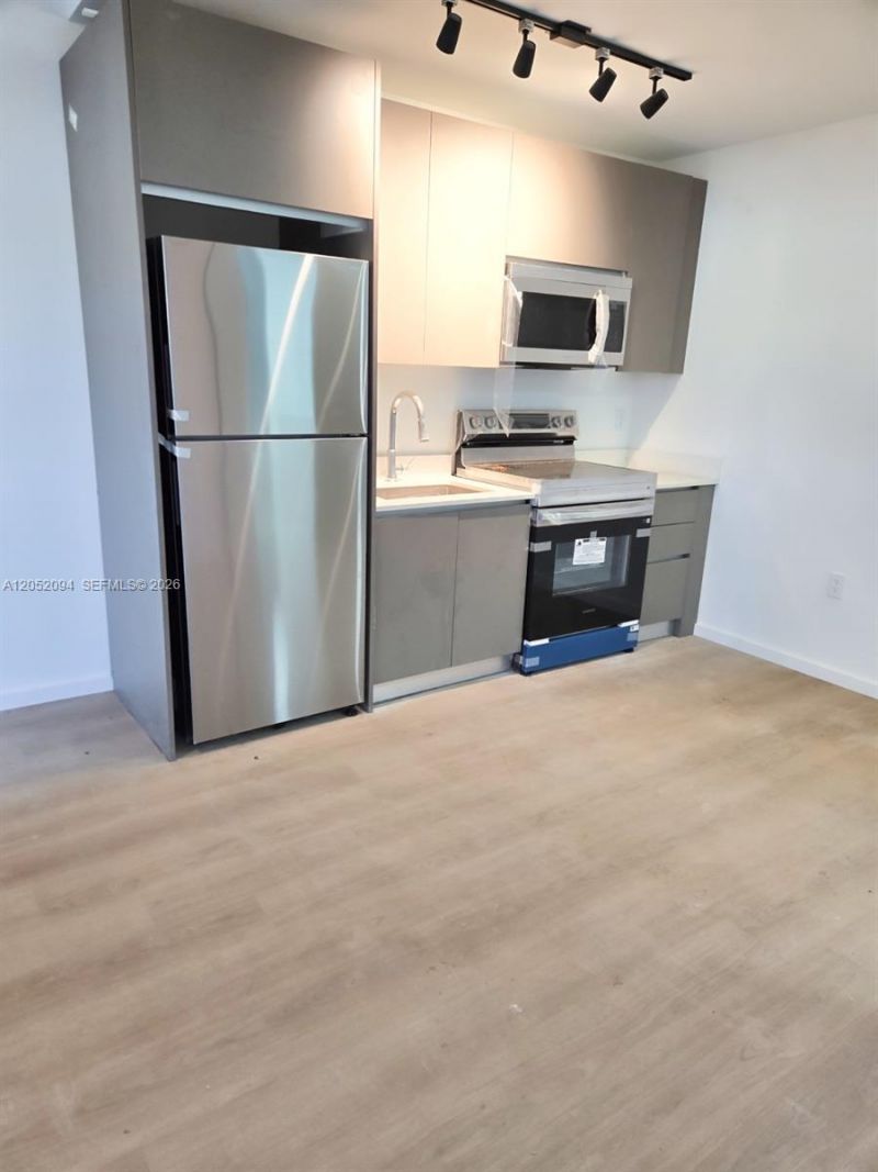 8106 NE 1st Ave , Unit 15, Miami, FL 33138 Photo