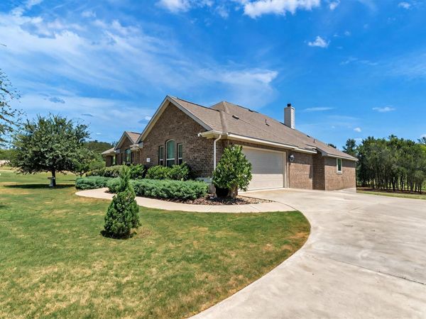 104 Harris Hawk CV, Cedar Creek, TX 78612