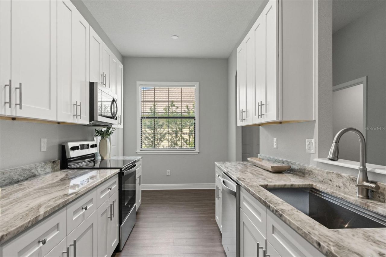 2730 Robertson Trail, Lutz, FL 33559 Photo