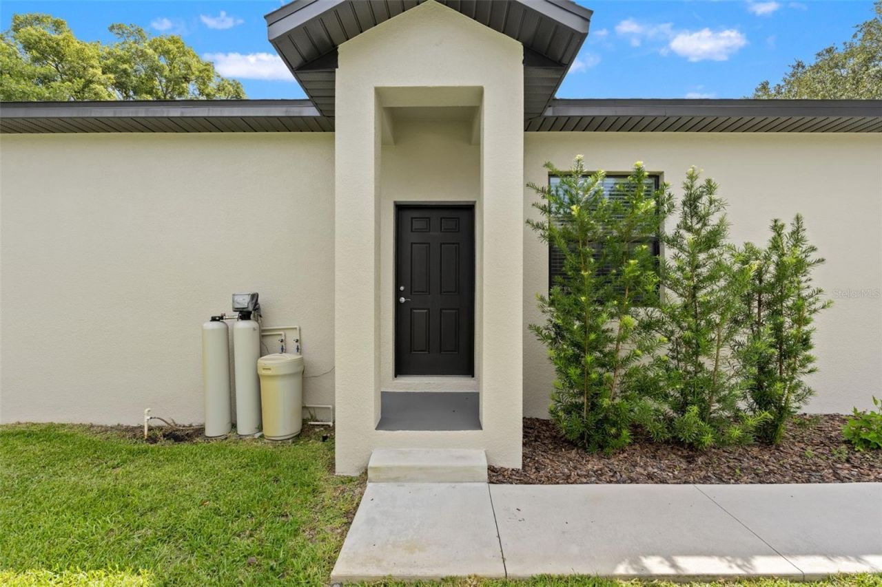 2730 Robertson Trail, Lutz, FL 33559 Photo
