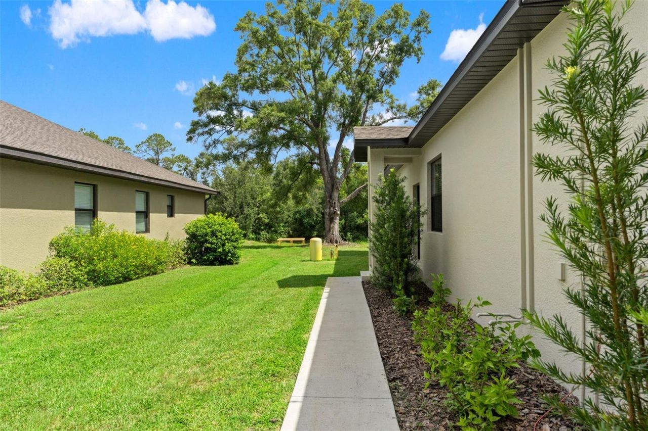 2730 Robertson Trail, Lutz, FL 33559 Photo
