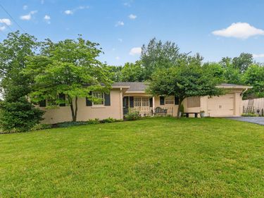 3349 Hunter Road, Lexington, KY 40502