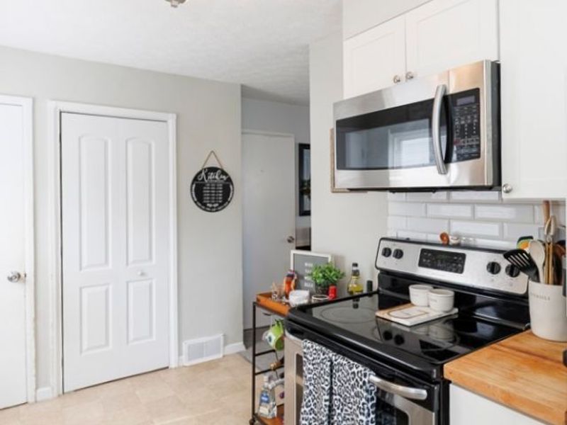 521 Cambridge Avenue, Elyria, OH 44035 Photo 15