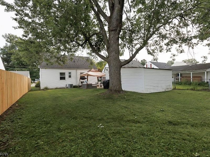 521 Cambridge Avenue, Elyria, OH 44035 Photo 3
