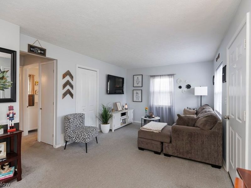 521 Cambridge Avenue, Elyria, OH 44035 Photo 5
