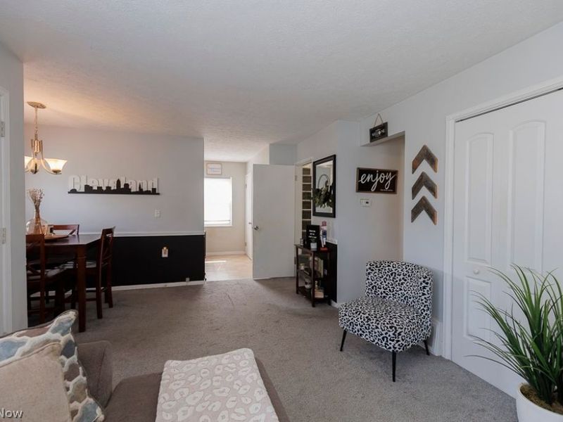 521 Cambridge Avenue, Elyria, OH 44035 Photo 6