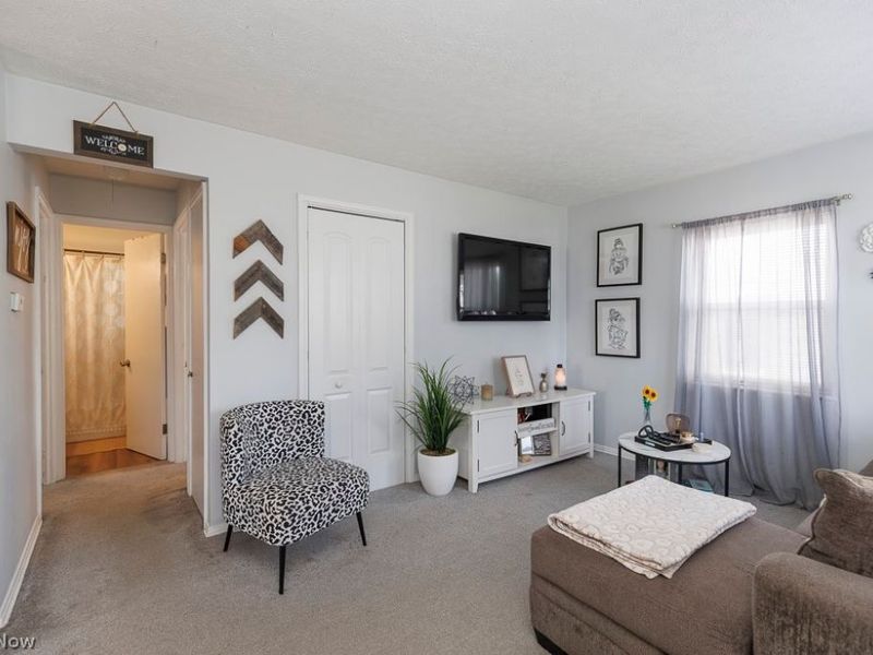 521 Cambridge Avenue, Elyria, OH 44035 Photo 7