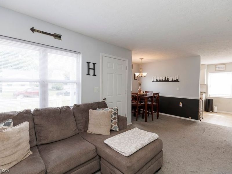 521 Cambridge Avenue, Elyria, OH 44035 Photo 9