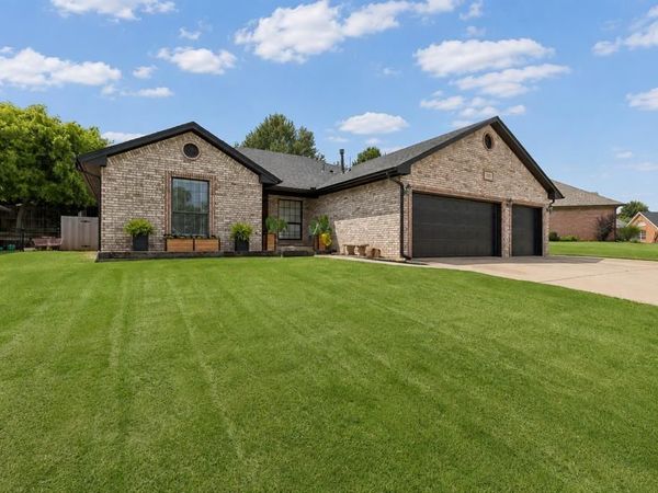 709 Chateau Avenue, Yukon, OK 73099