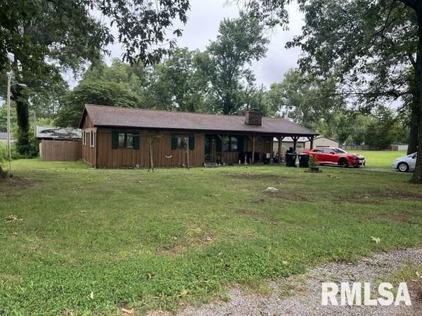 704 Briddick Street, Eldorado, IL 62930