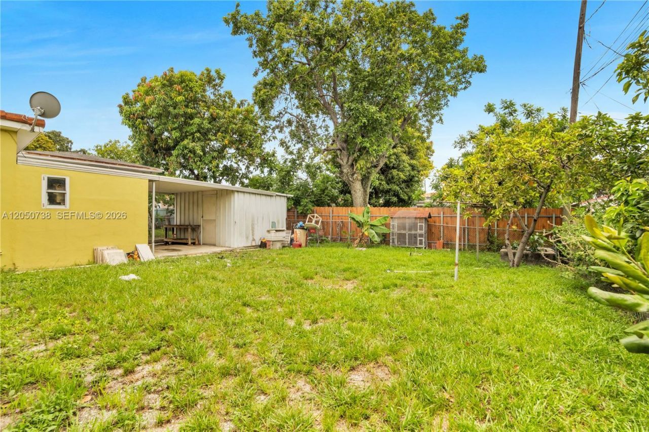 1052 NW 25th Ave , Miami, FL 33125 Photo