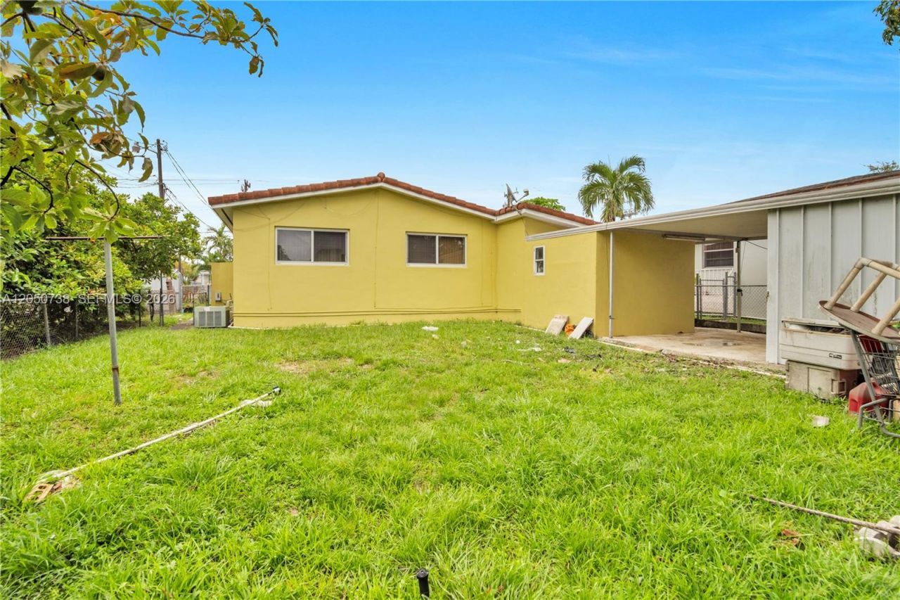 1052 NW 25th Ave , Miami, FL 33125 Photo