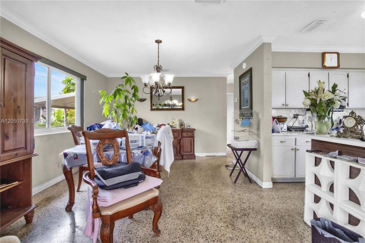 1052 NW 25th Ave , Miami, FL 33125 Photo
