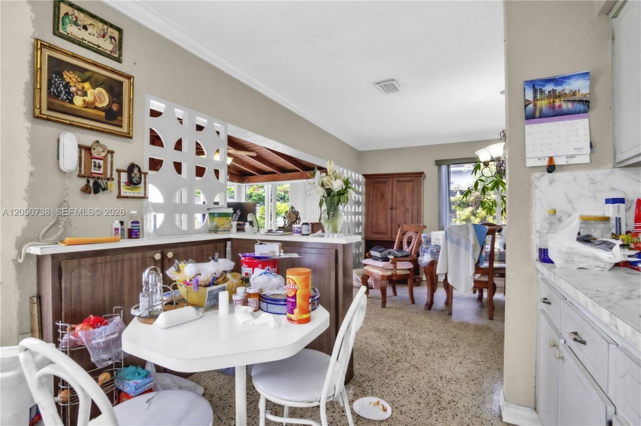 1052 NW 25th Ave , Miami, FL 33125 Photo
