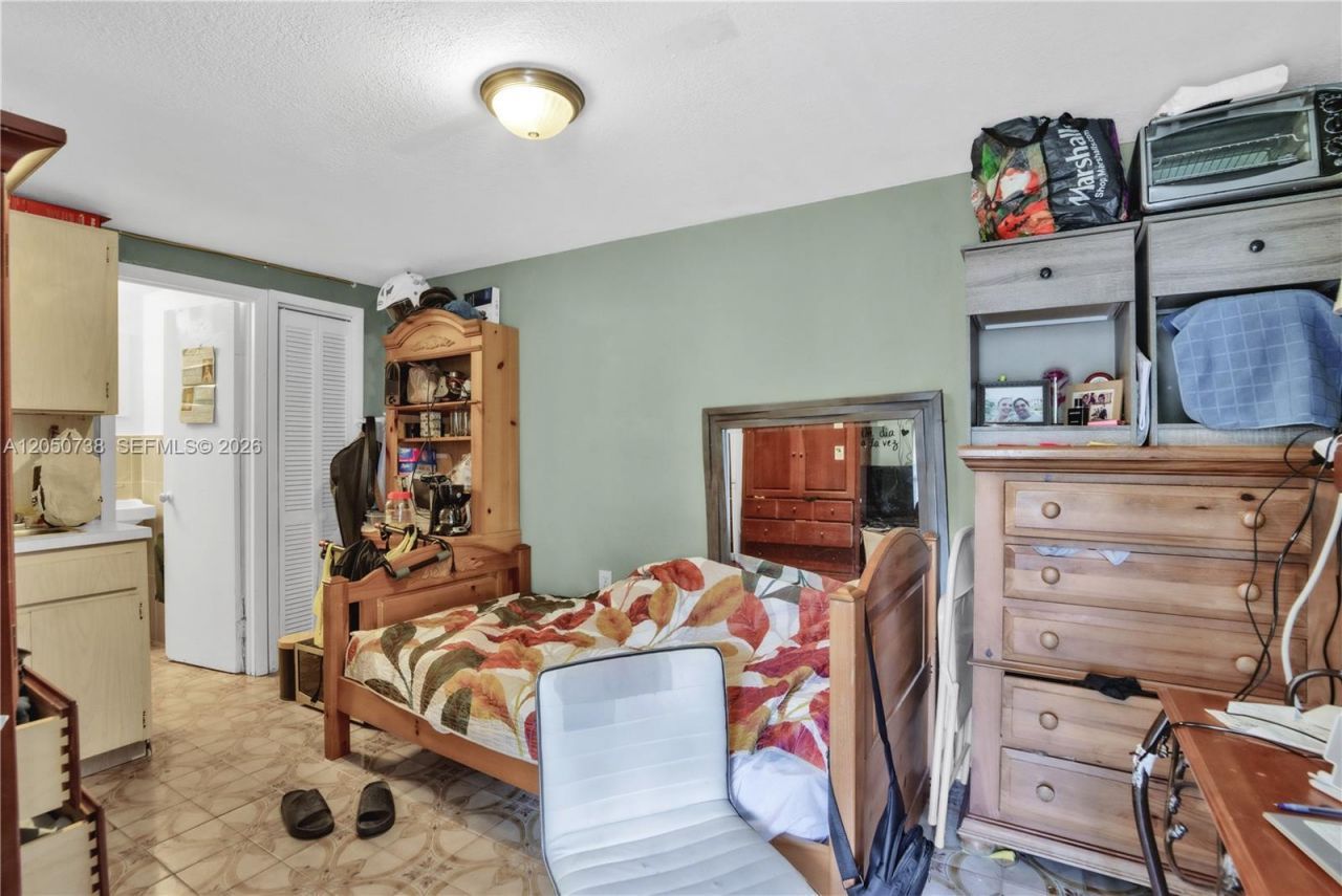 1052 NW 25th Ave , Miami, FL 33125 Photo
