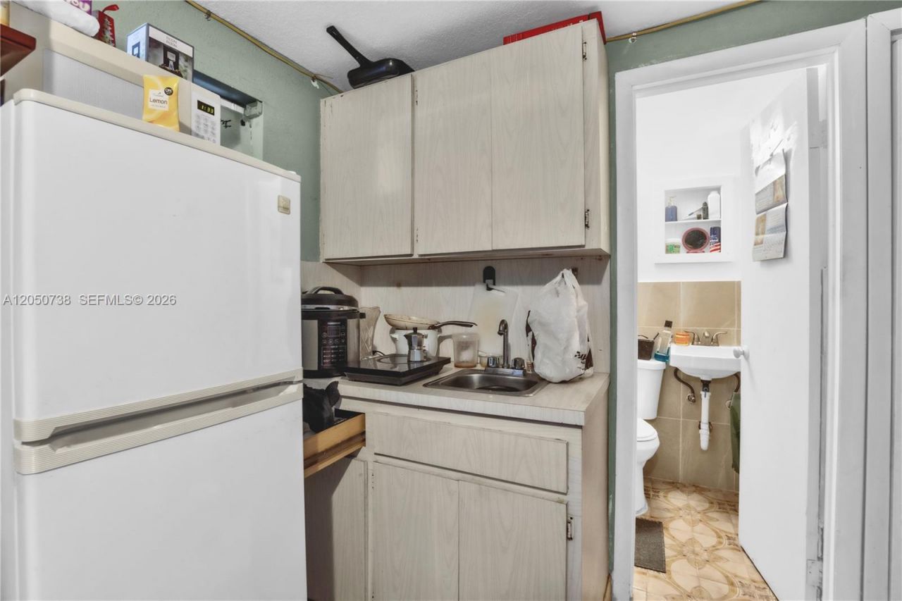 1052 NW 25th Ave , Miami, FL 33125 Photo