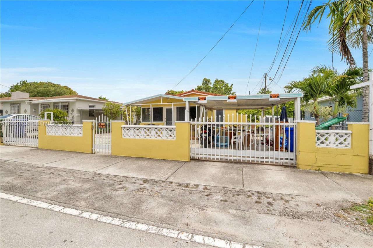 1052 NW 25th Ave , Miami, FL 33125 Photo