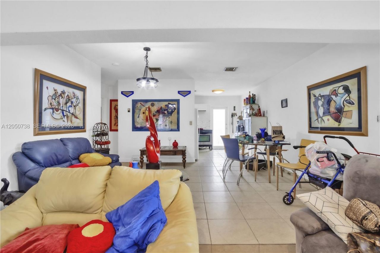 1052 NW 25th Ave , Miami, FL 33125 Photo