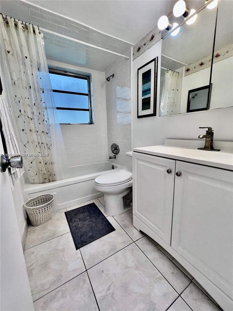 501 Blue Heron Dr, Unit 121-A, Hallandale Beach, FL 33009 Photo